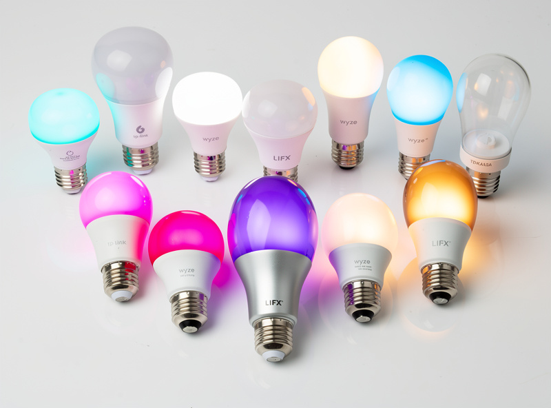 Multiple hub-free smart light bulb brands compared